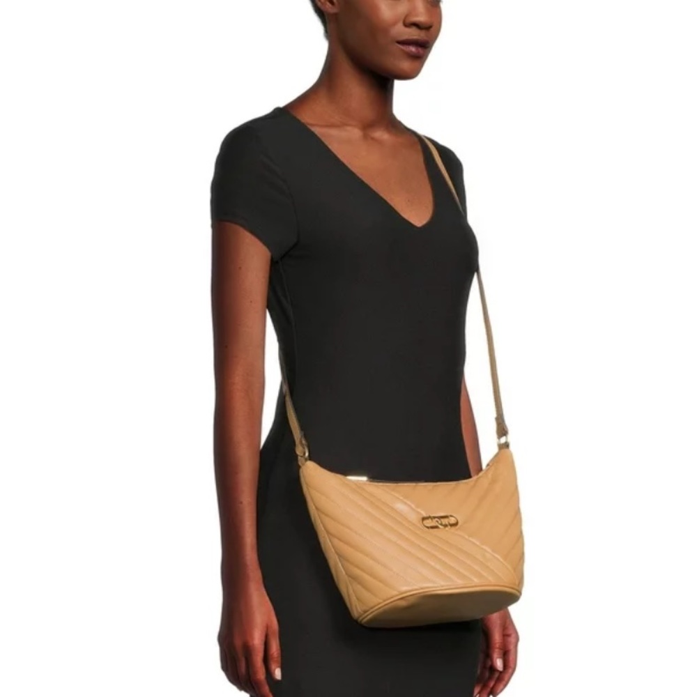 Time and Tru Women's Hazel Beige 
Quilted Faux Leather Zip Crossbody Bag NWT